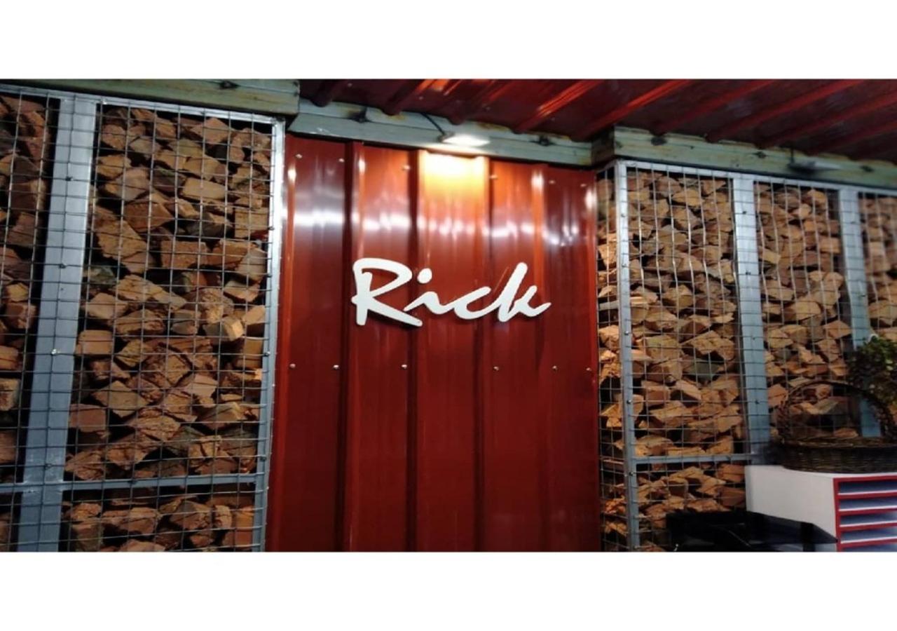 Rick Resort Телук Интан Екстериор снимка