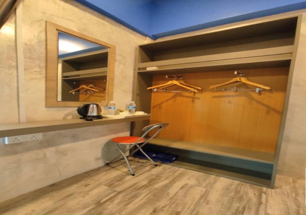 Rick Resort Телук Интан Екстериор снимка