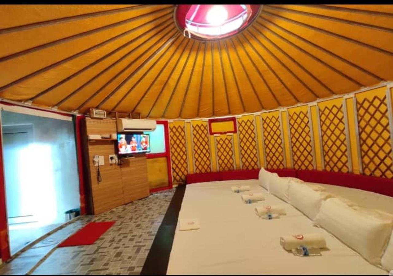 Rick Resort Телук Интан Екстериор снимка