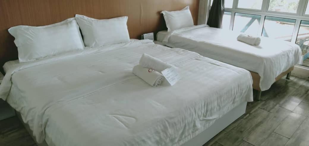 Rick Resort Телук Интан Екстериор снимка