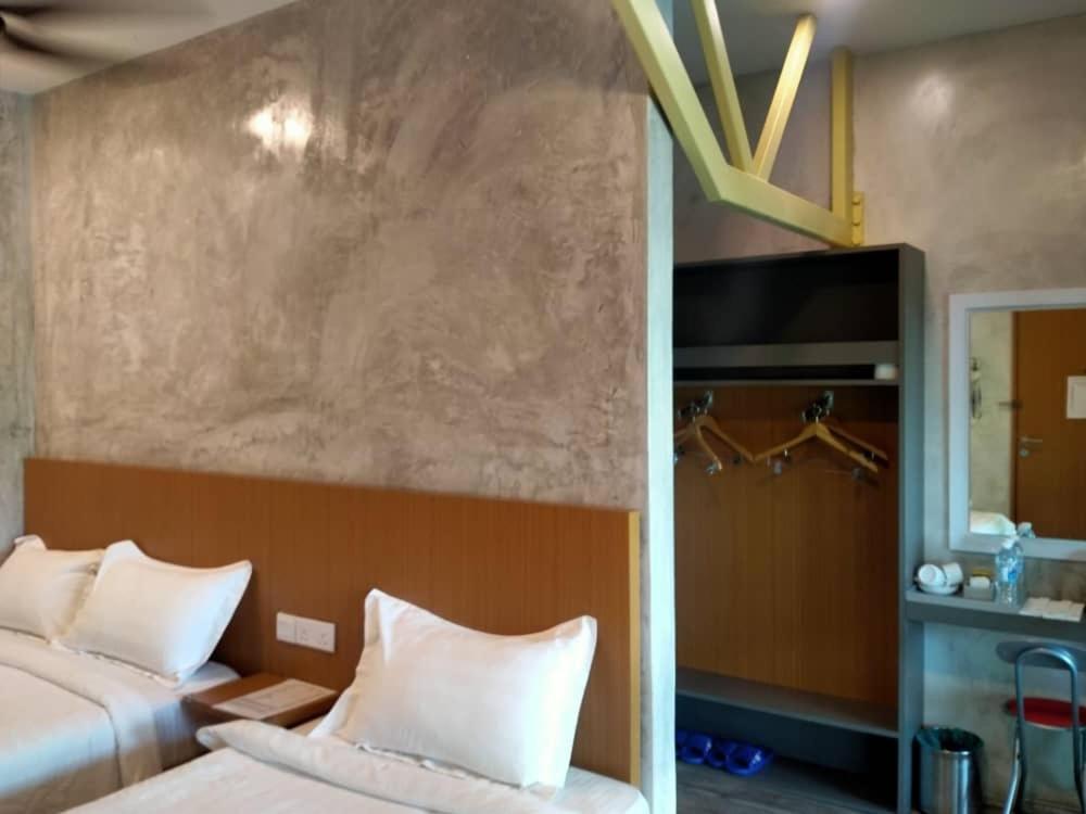 Rick Resort Телук Интан Екстериор снимка
