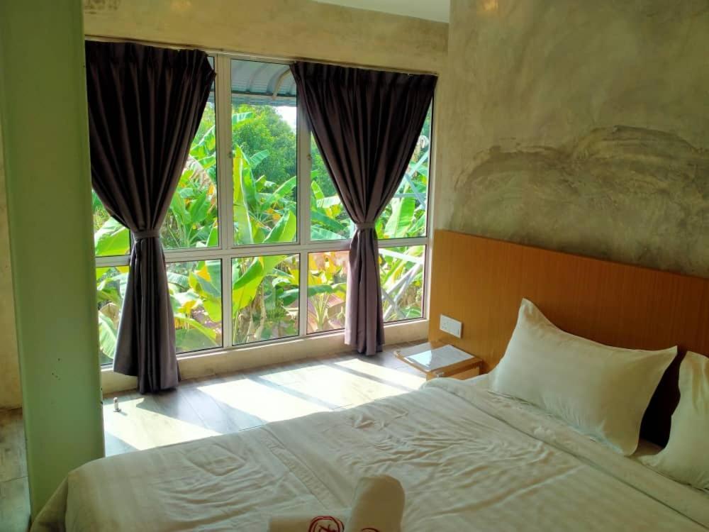 Rick Resort Телук Интан Екстериор снимка