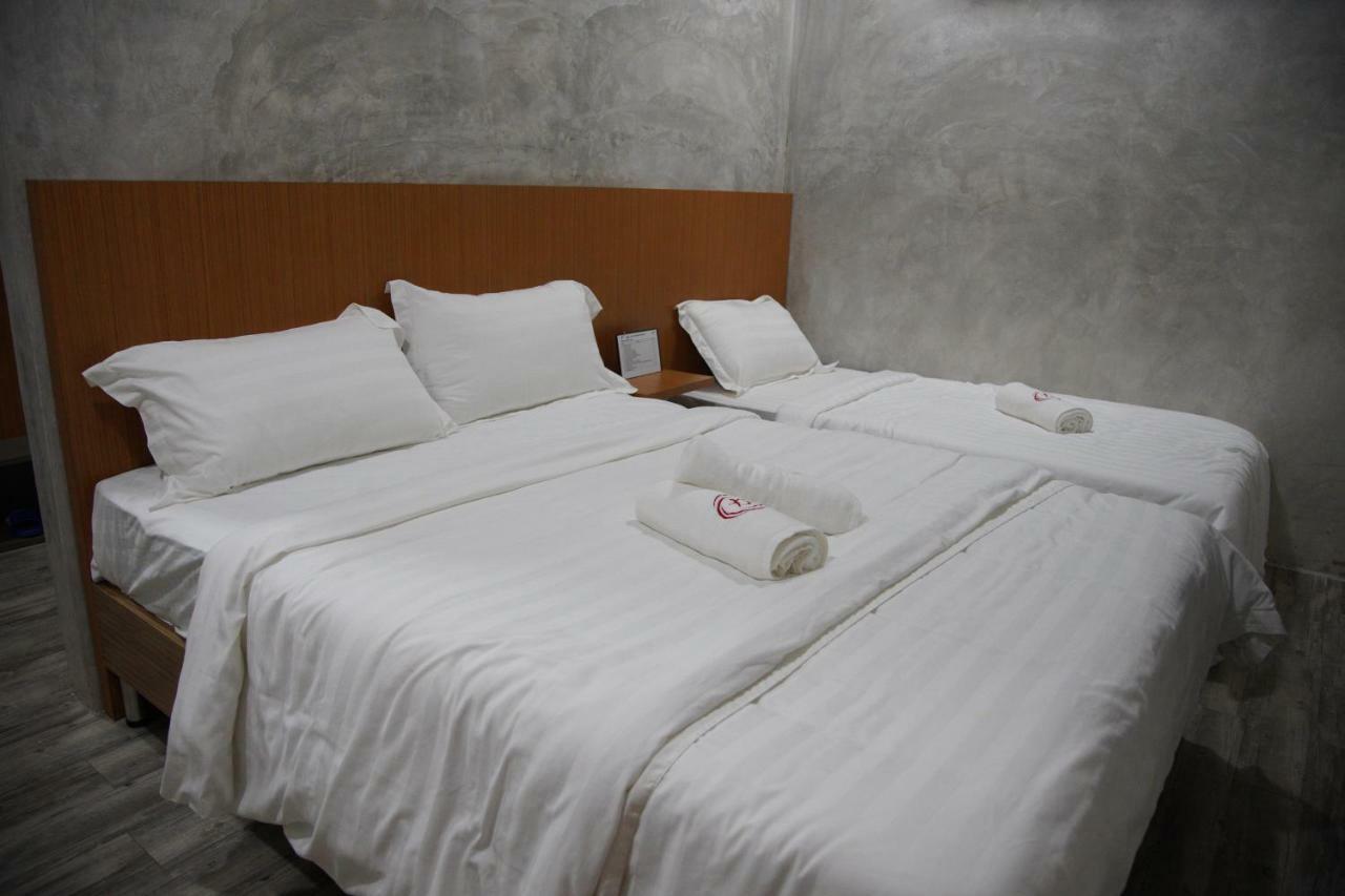 Rick Resort Телук Интан Екстериор снимка